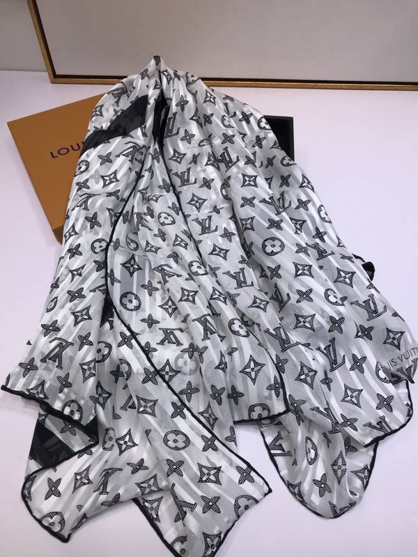 Louis Vuitton Scarf LVC00595